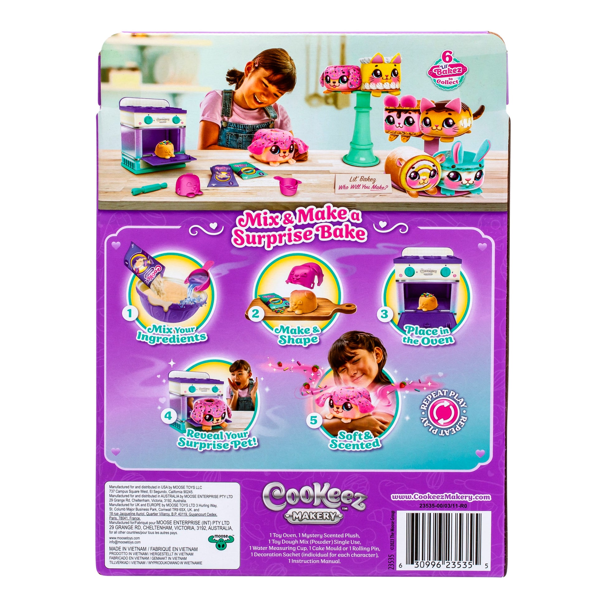 The Cookeez Makery Lil' Bakez Playset package displays step-by-step images: mix ingredients, shape, place in the oven, reveal your surprise—and highlights that the toy is soft and scented.