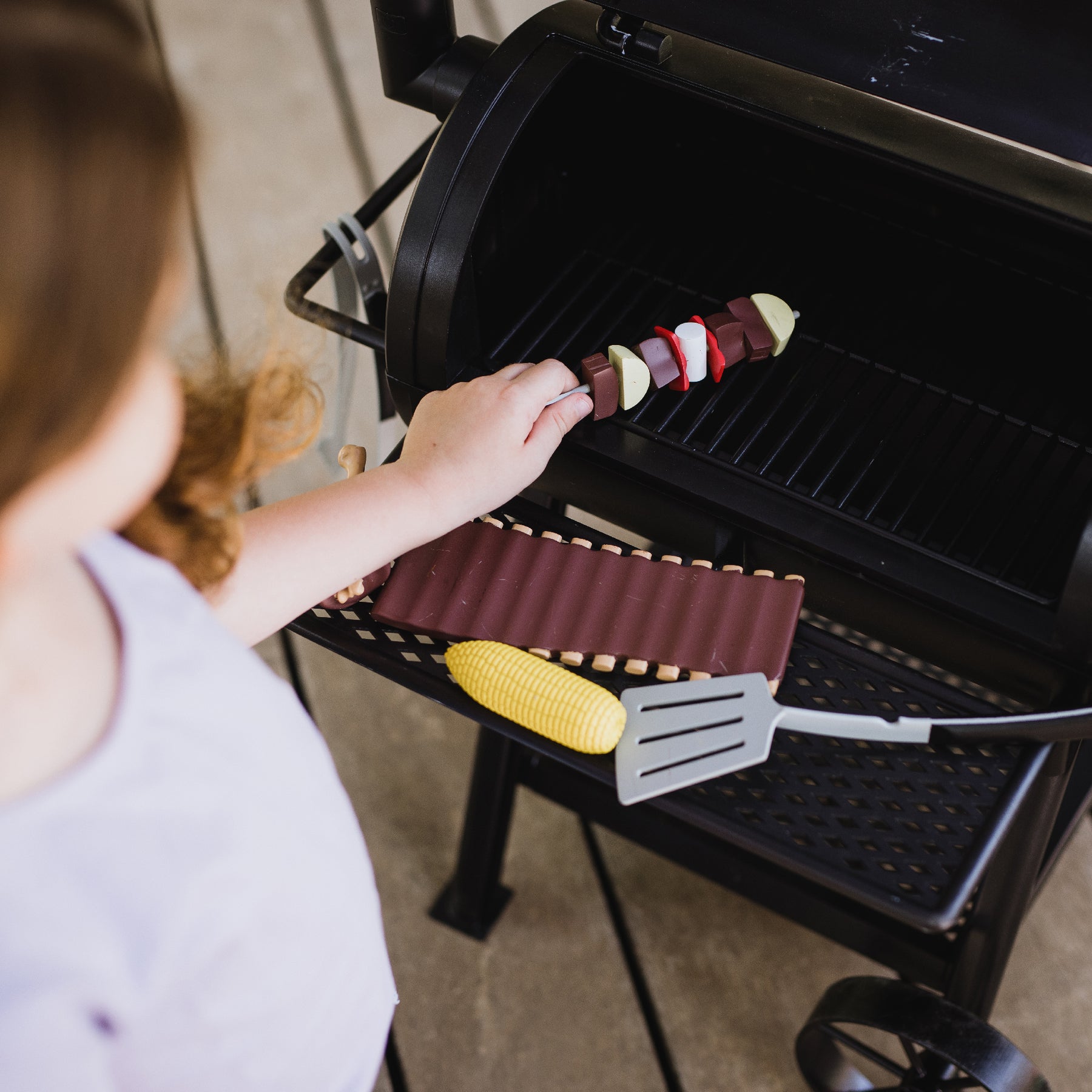 Red Toolbox Oklahoma Joe's Kids Smoker Set