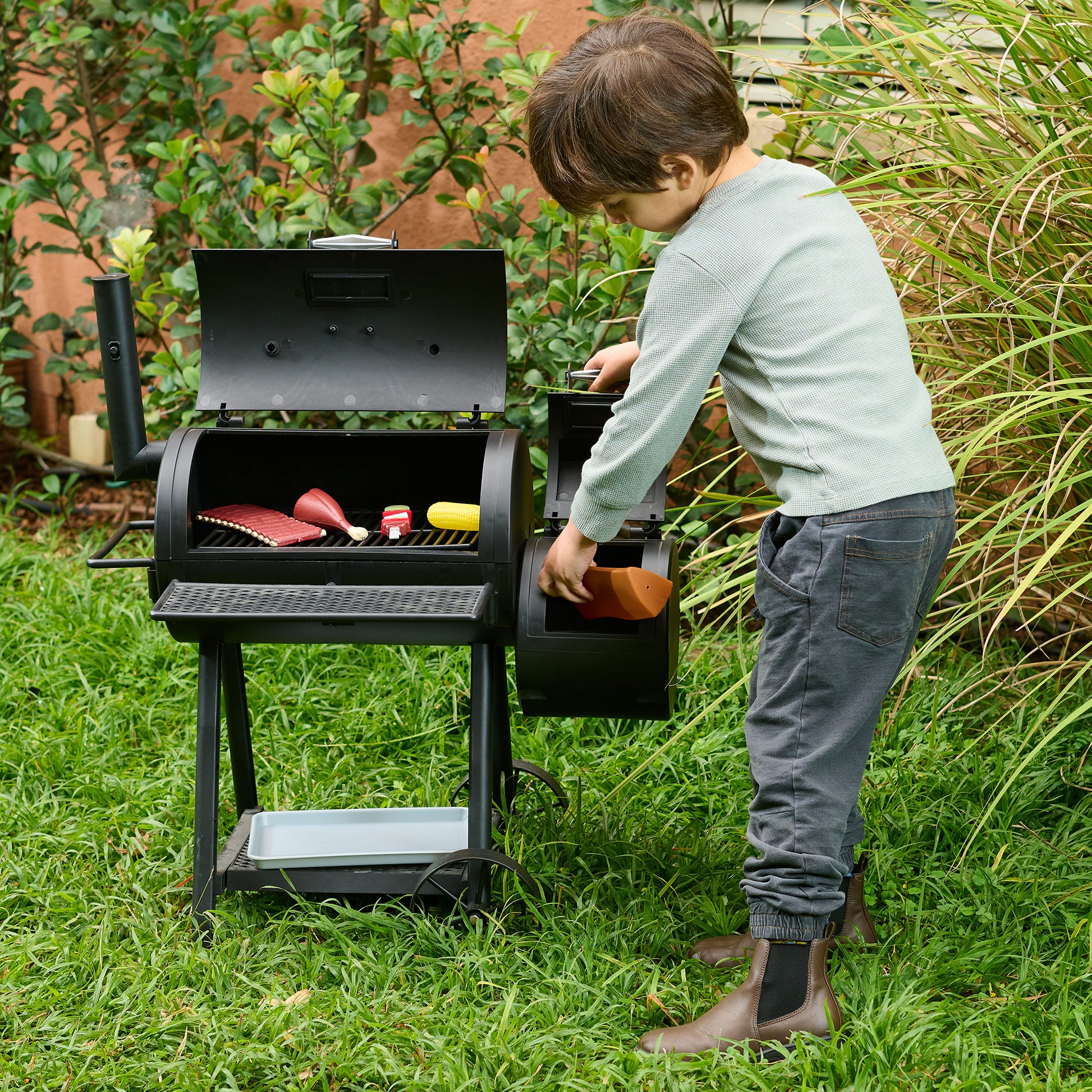 Red Toolbox Oklahoma Joe's Kids Smoker Set