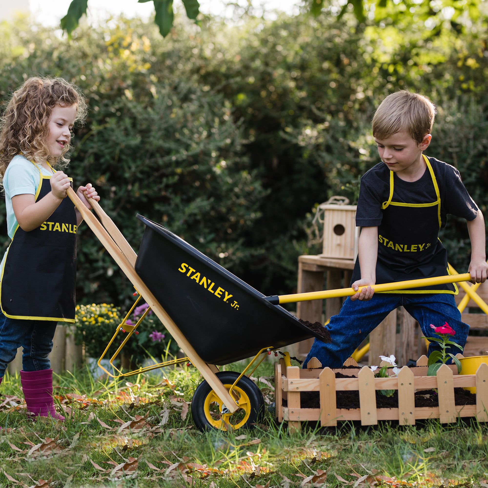 Stanley Jr. Wheelbarrow